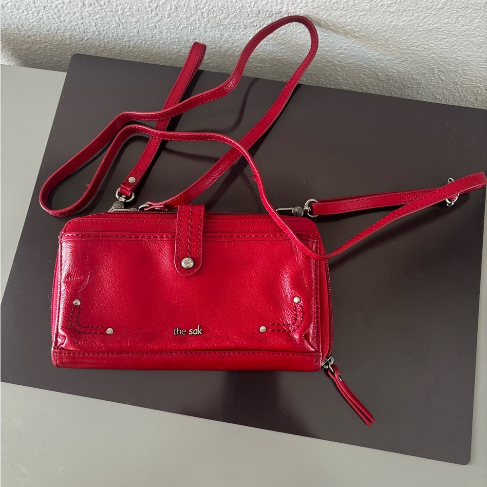 The Sak Red Leather Crossbody organizer purse/ wallet/ wristlet - Picture 7 of 8
